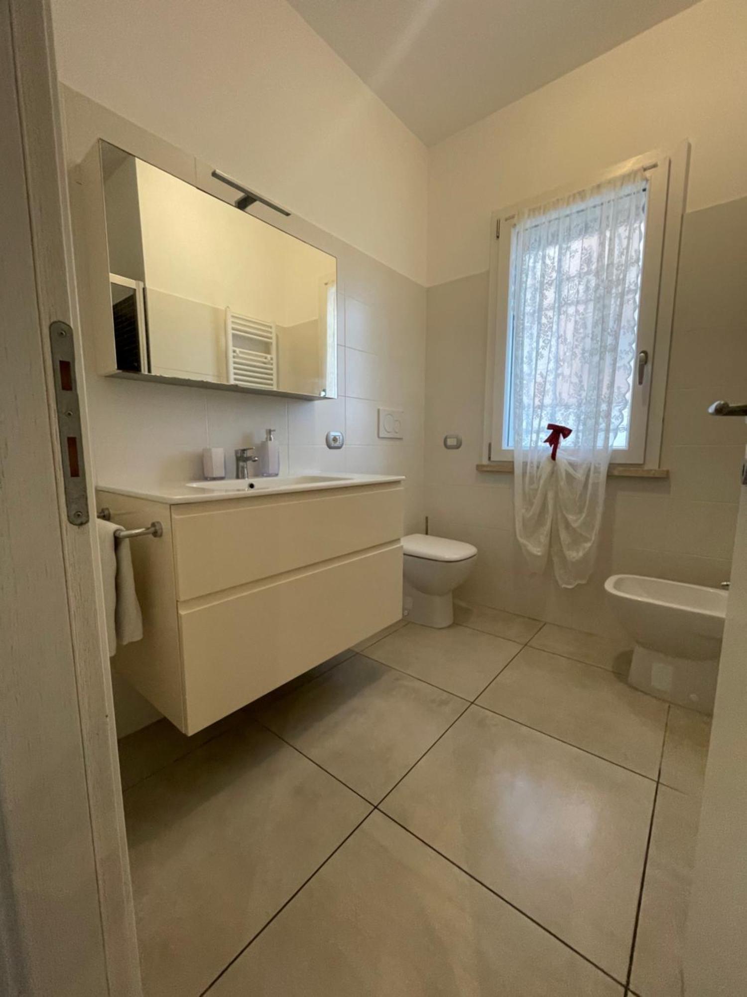 Home With Parking Near The Airport And Beach Fiumicino Exterior photo